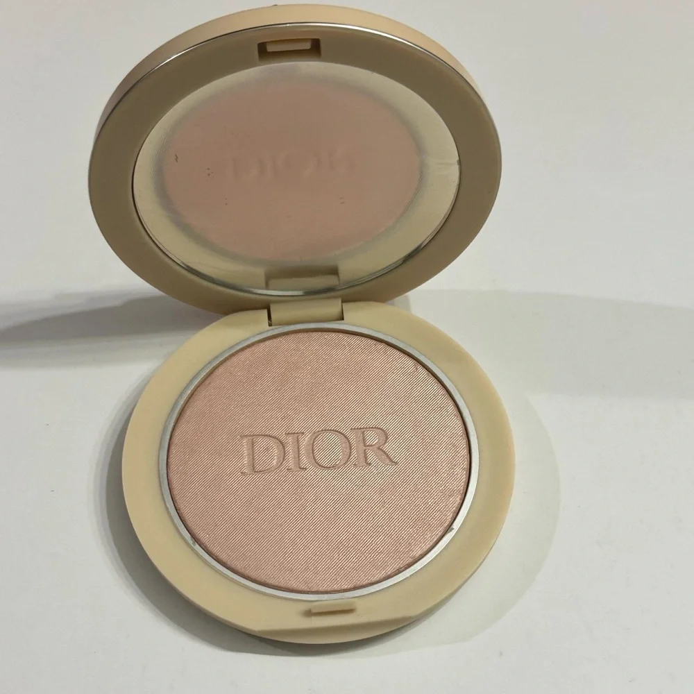 Dior Forever Couture Luminizer in Shade 02 Pink Glow